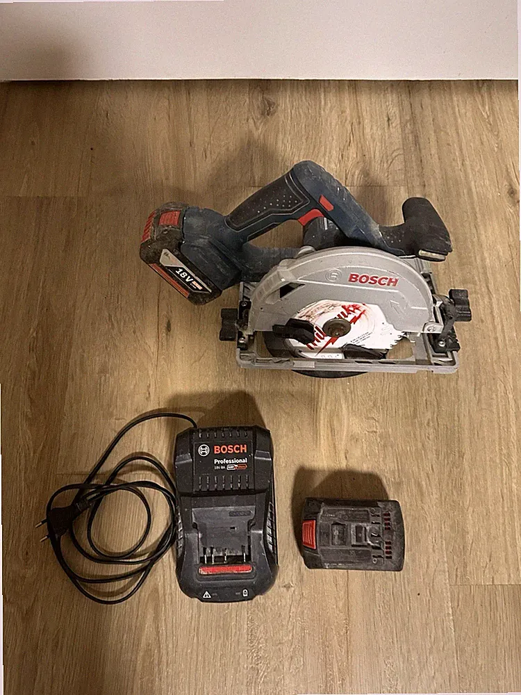 Bosch-Professional Akku Kreissäge GKS 18V - 57 G + 2 Akkus + Ladegerät