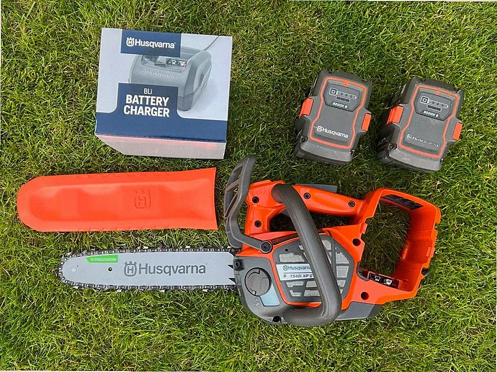 Husqvarna Akku Motorsäge T540iXPG Kettensäge mit 2x Akkus B220X und Ladegerät